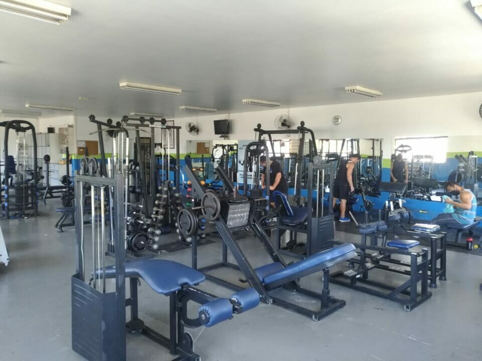 VENDO ACADEMIA DE MUSCULAÇÃO E LUTAS COMPLETA