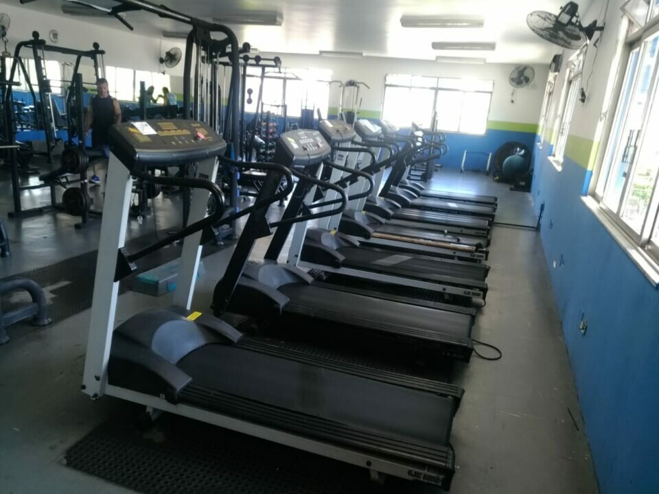 VENDO ACADEMIA DE MUSCULAÇÃO E LUTAS COMPLETA