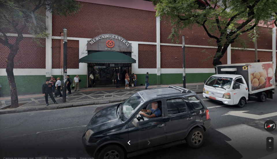 Passo ponto dentro do Mercado Central de BH