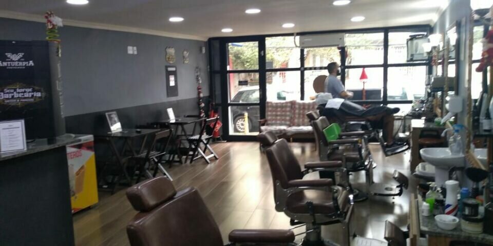Vendo 50 daa cotas de uma barbearia
