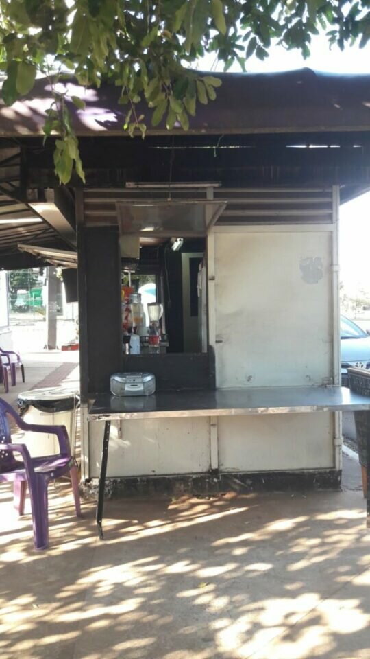 Vendio ponto com tudo que tem dentro