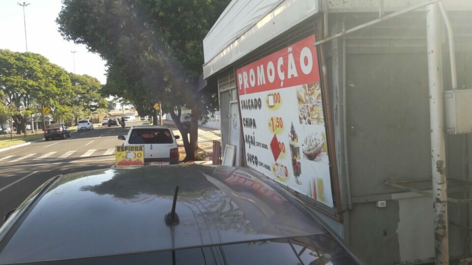 Vendio ponto com tudo que tem dentro