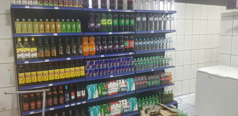 Adega e distribuidora de bebidas