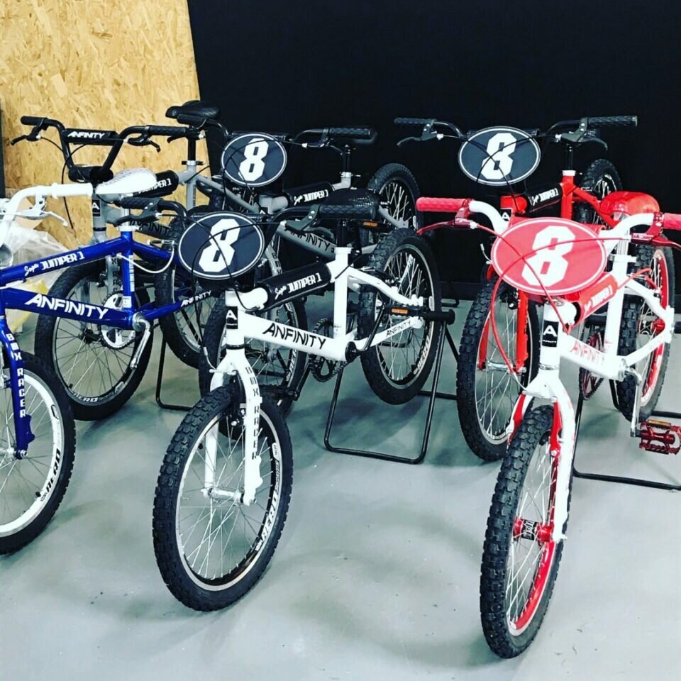 MONTADORA E LOJA DE BICICLETAS MARCA PRÓPRIA EM FUNCIONAMENTO