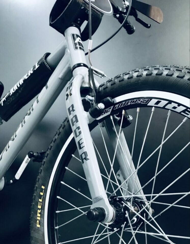 MONTADORA E LOJA DE BICICLETAS MARCA PRÓPRIA EM FUNCIONAMENTO