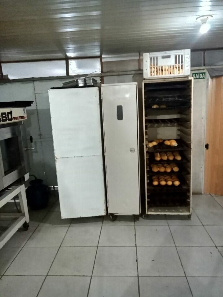 PANIFICADORA COMPLETA,área de produção e de venda