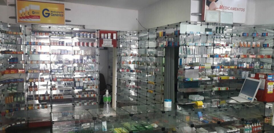 Vendo drogaria e excelente ponto