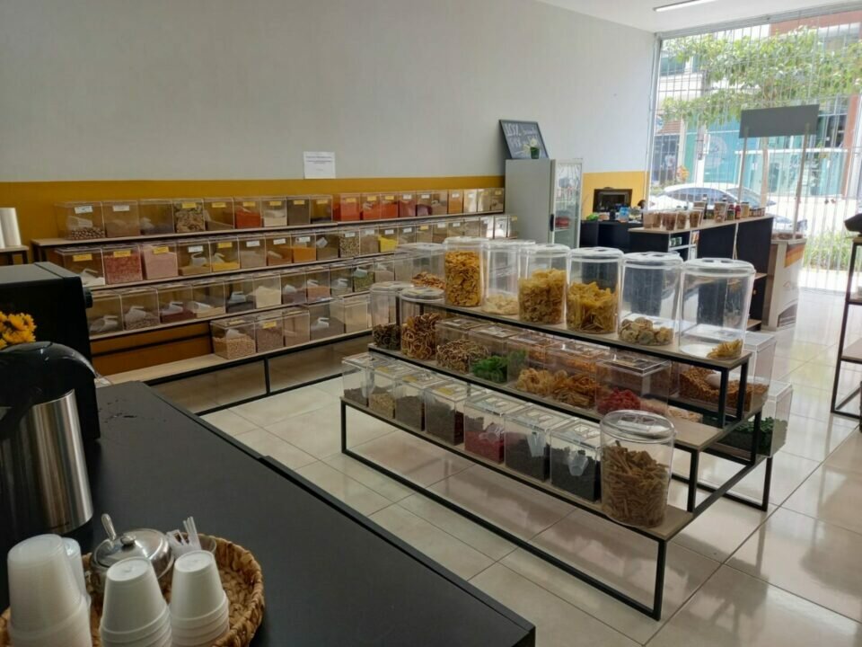 VENDO LOJA DE PRODUTOS NATURAIS MONTADA E FUNCIONANDO