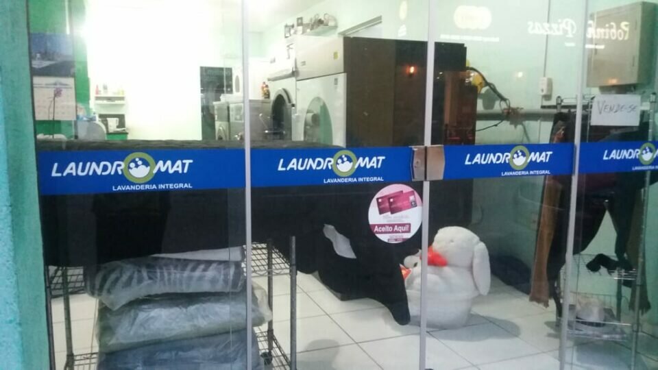 Lavanderia LAUNDROMAT EM ATIVIDADE