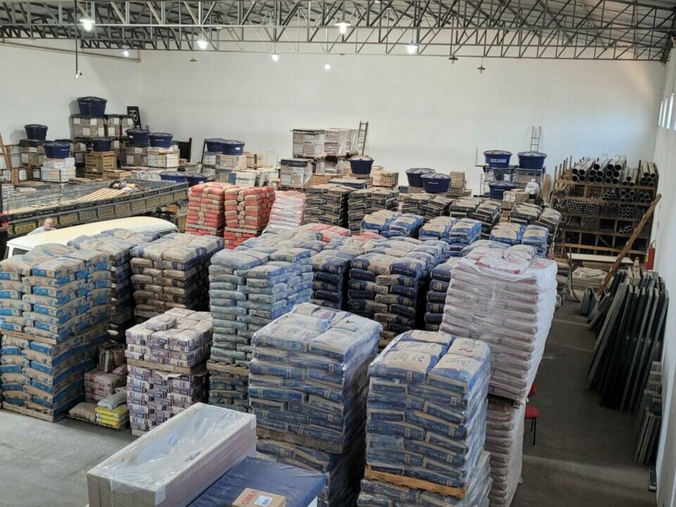 Distribuidora de materias de construção e varejo