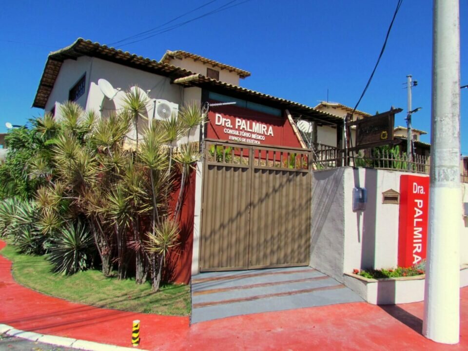 Casa comercial / Clínica de esquina, 2 andares, 175 m2 em Cabo Frio