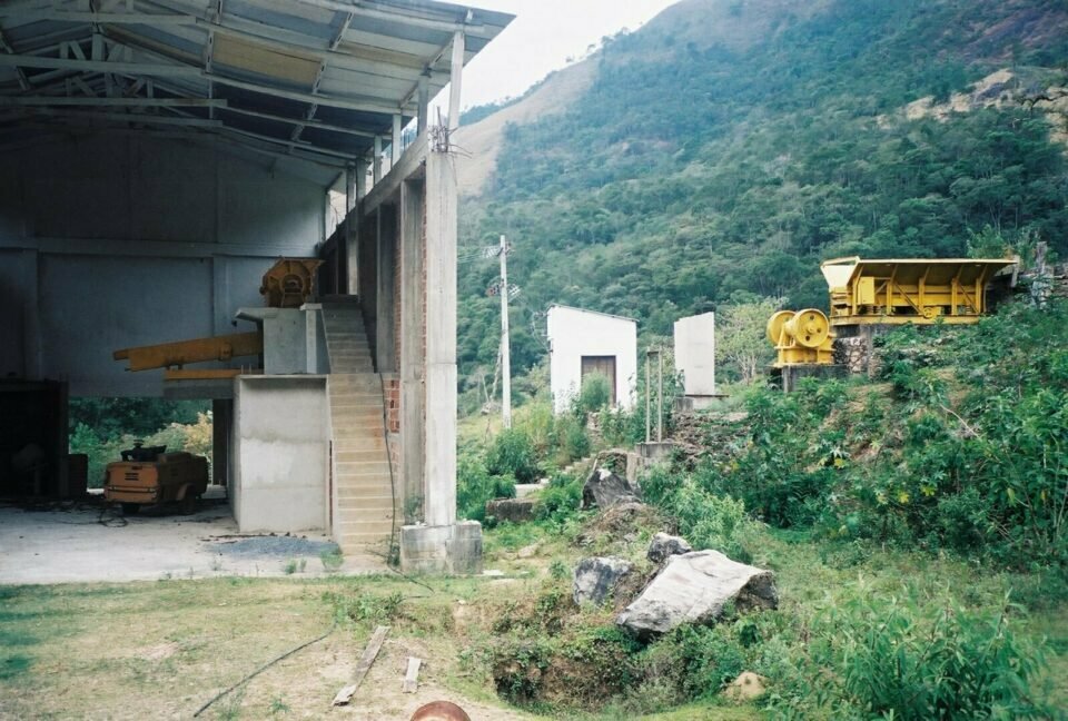 CRÉDITO JUDICIAL CONTRA MINERAÇÃO DOLOMITA