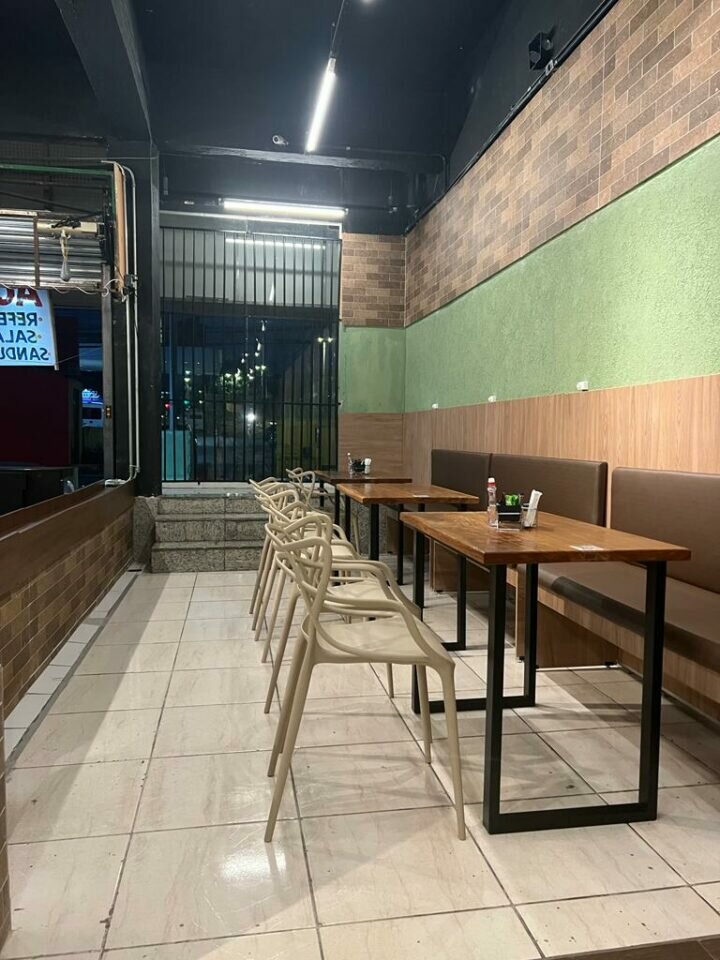 Empório de produtos naturais e restaurante