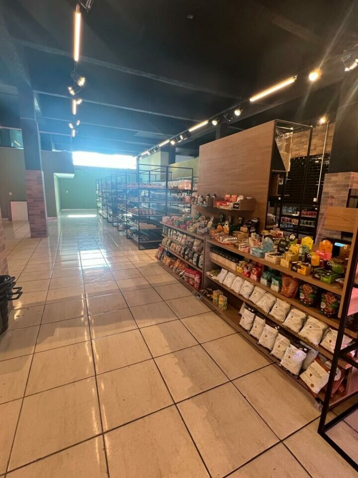 Empório de produtos naturais e restaurante