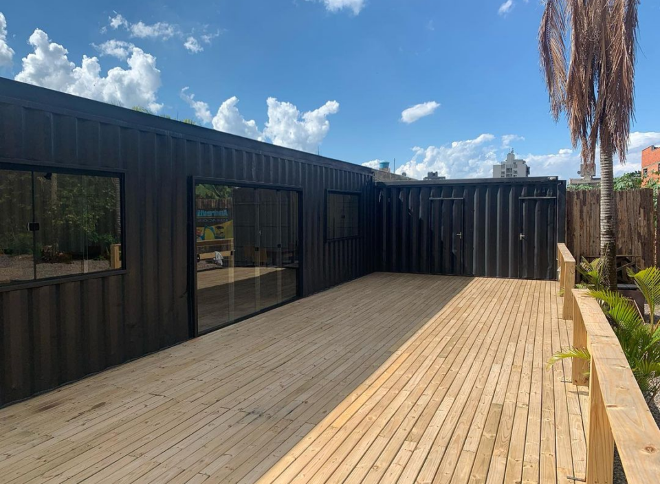 Venda de quadras de esportes e bar