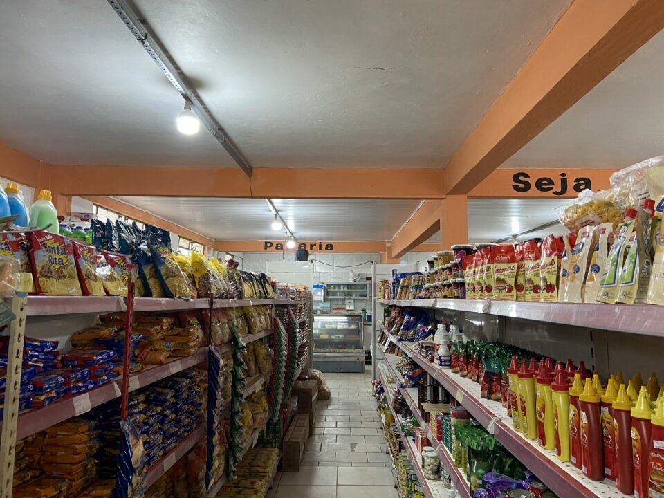 VENDO MERCADO ACEITO TERRENOS, SITIO E MAIS UM VALOR NO NEGÓCIO