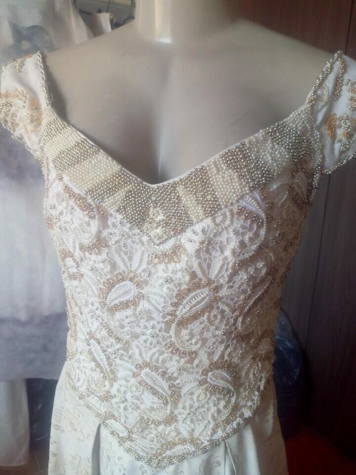Vendo estoque de loja de noivas e damas
