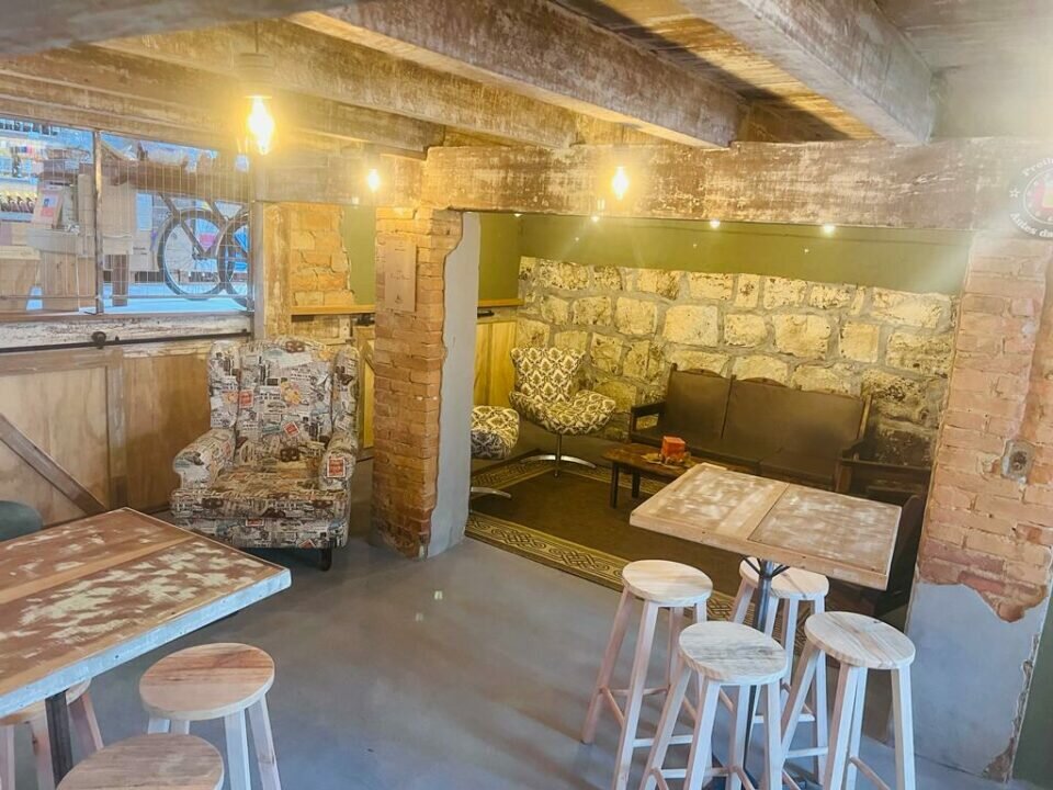 Empresa no ramo de vinhos e bebidas com E-commerce, Loja Física e Wine Bar