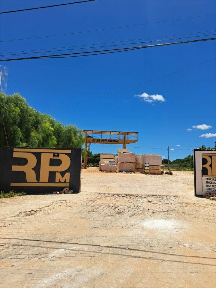 Serraria de Mármore Bege Bahia completa