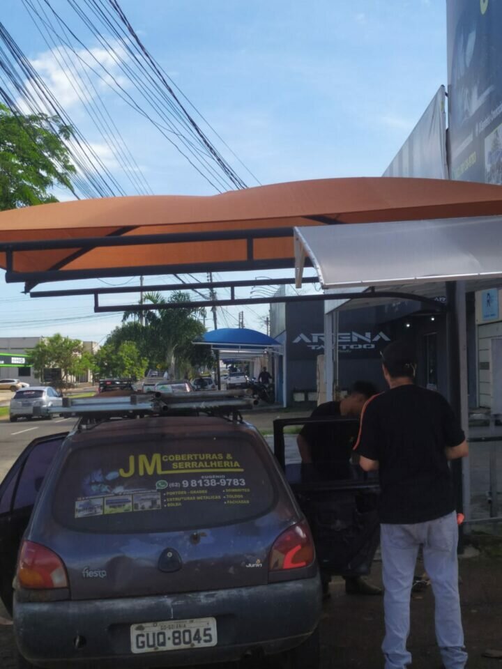 Vende-se , serralheria