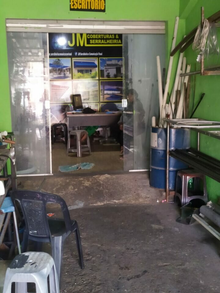 Vende-se , serralheria