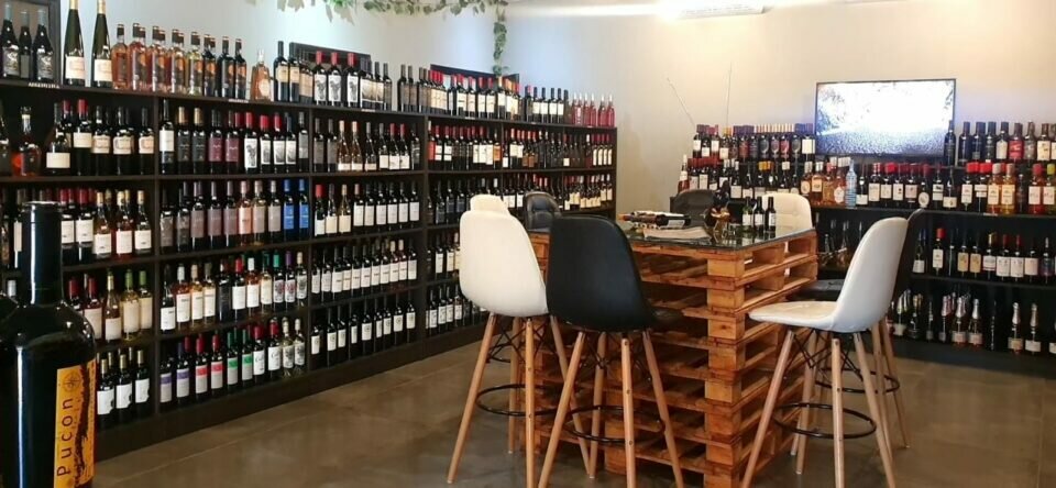 VENDO LOJA DE VINHOS E BEBIDAS