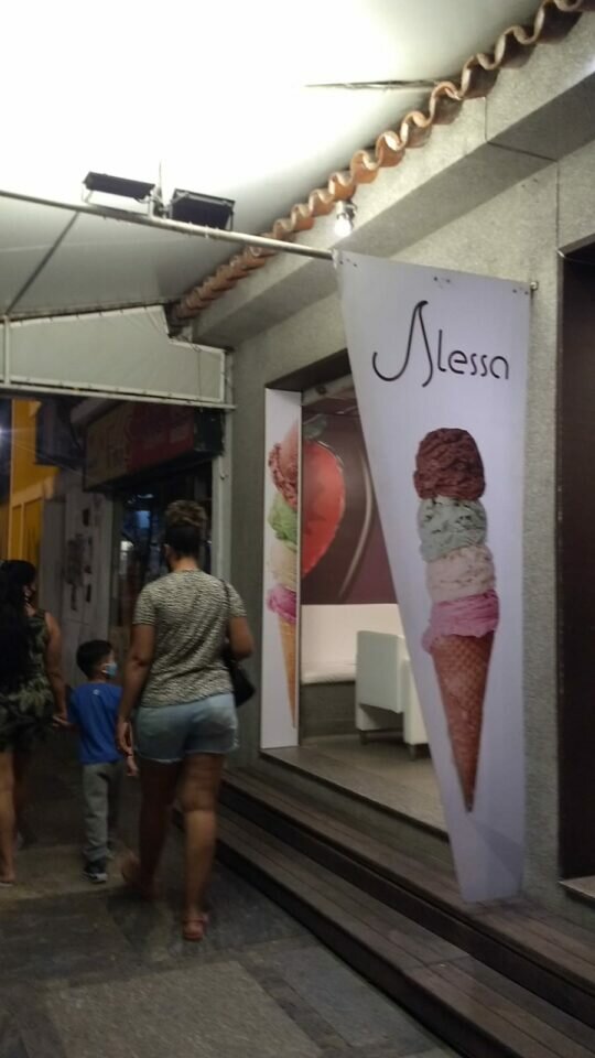 GELADARIA INCRÍVEL E MODERNA