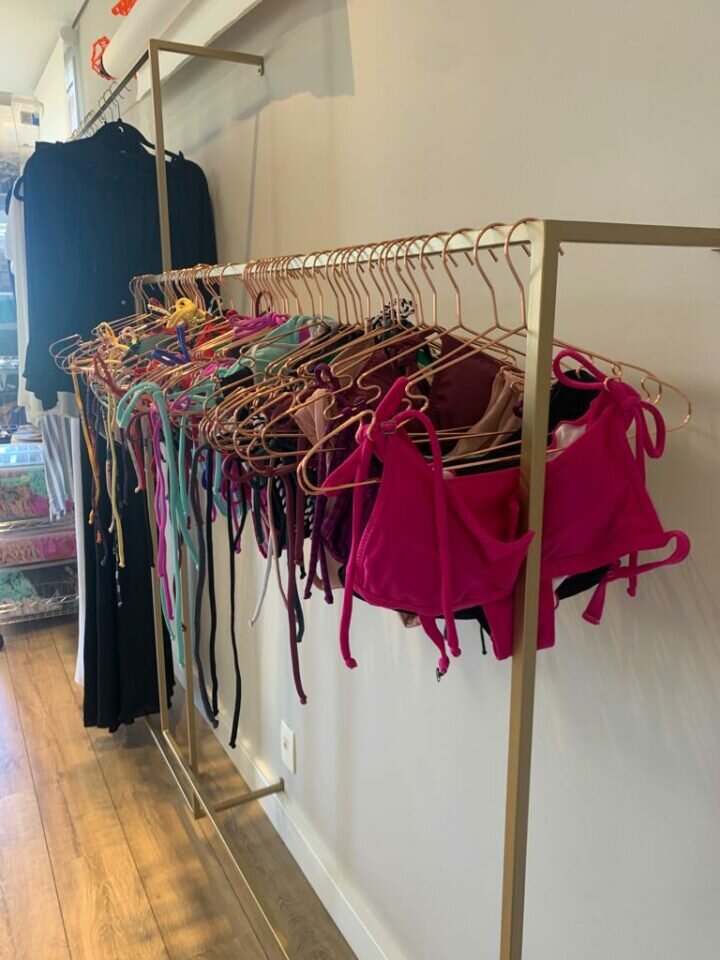 Marca de moda praia feminina com estoque e e-commerce