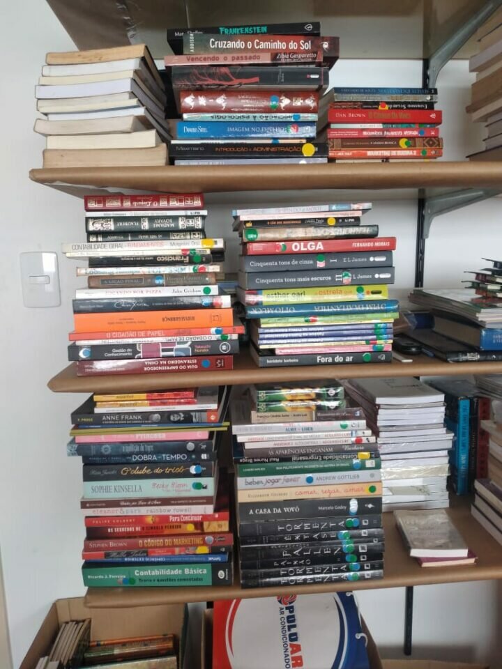 VENDO LIVRARIA SEBO