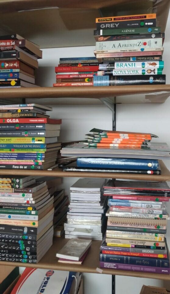 VENDO LIVRARIA SEBO