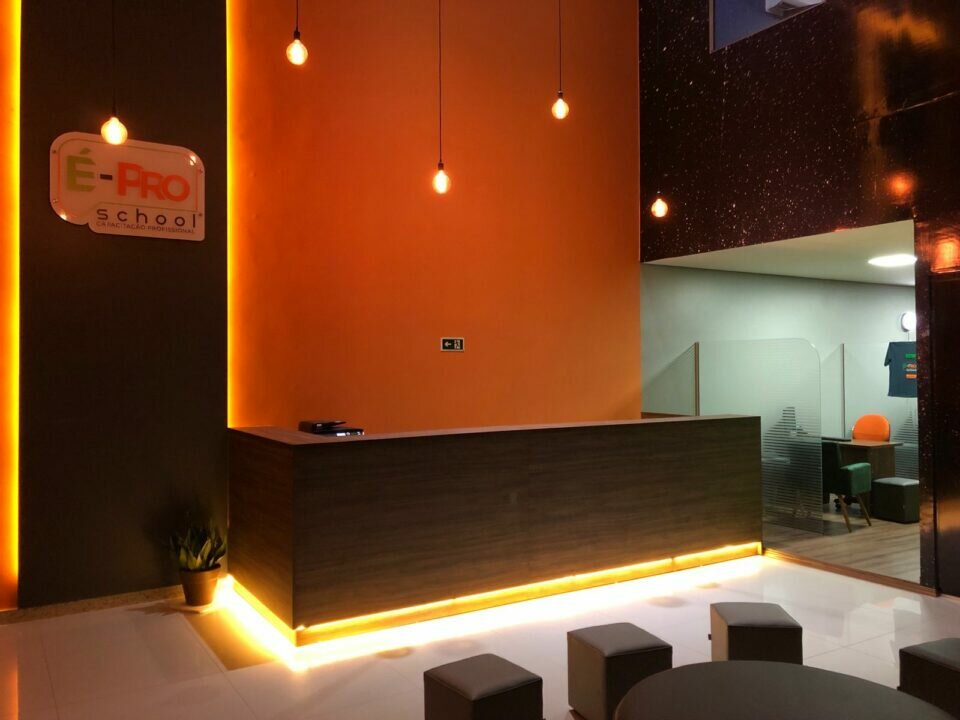 Escola de Computação Gráfica e Nível Superior