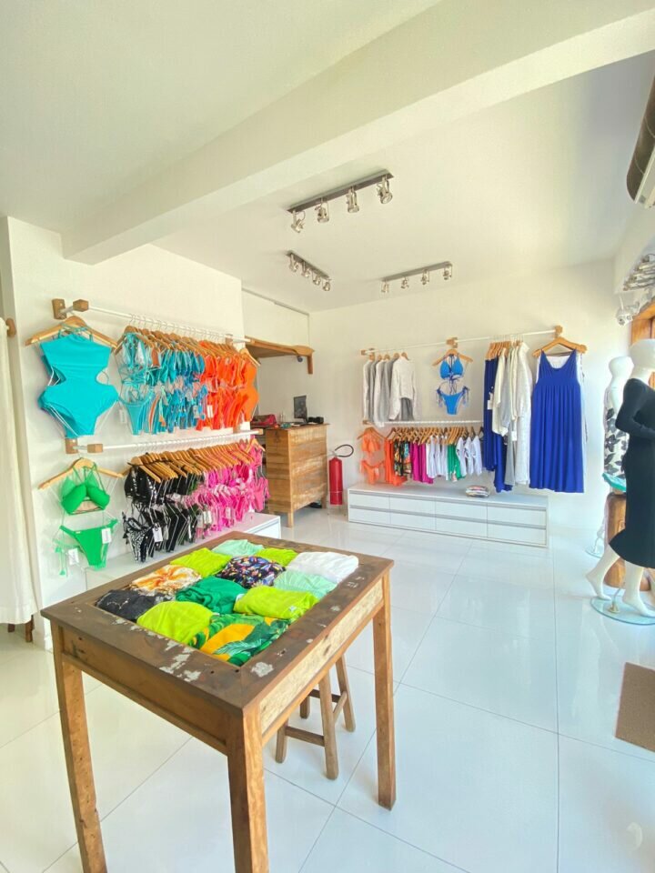 Loja de biquínis e roupas feminina