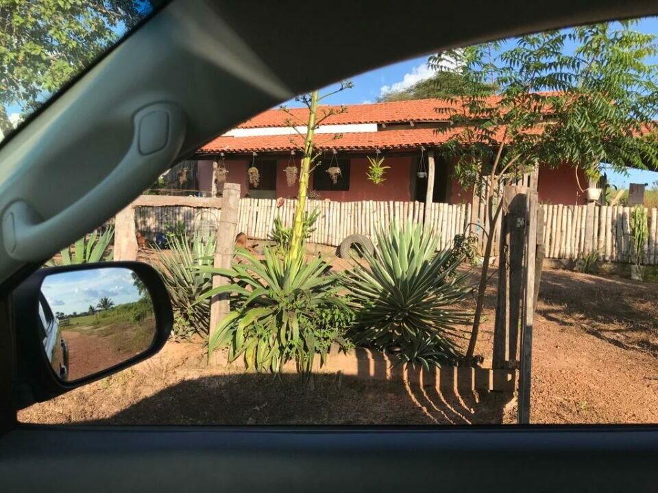 Linda Fazenda bem localizada e rica em água, pasto e terra