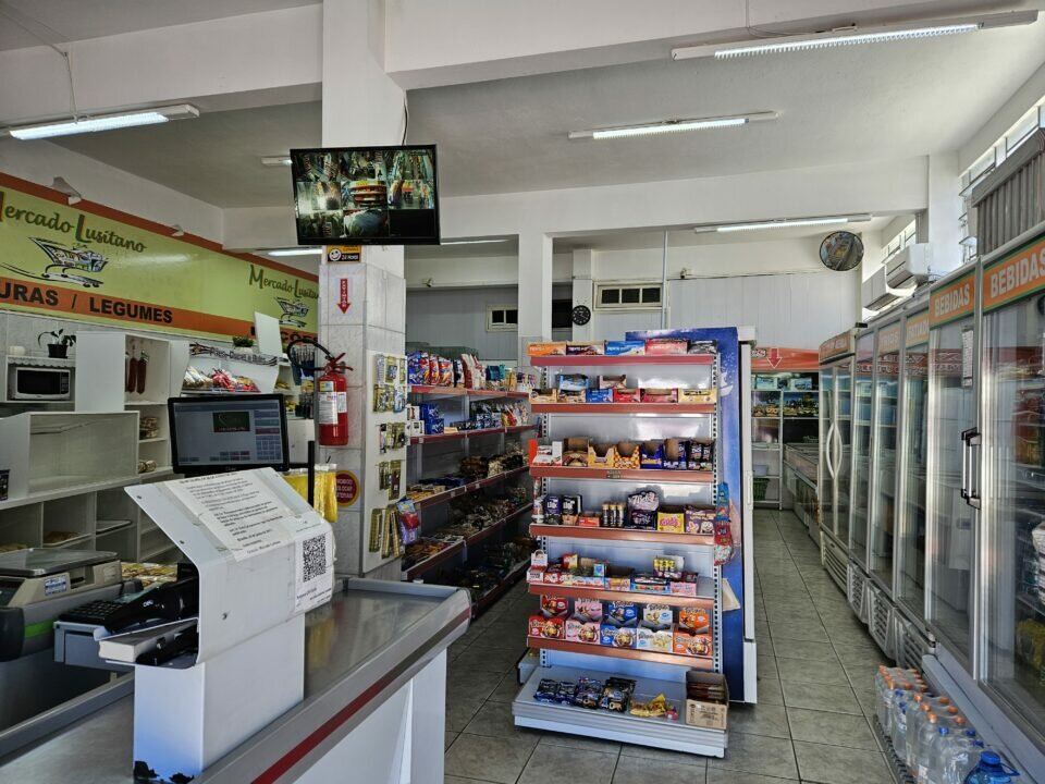 Mercado à venda na melhor região de Florianópolis