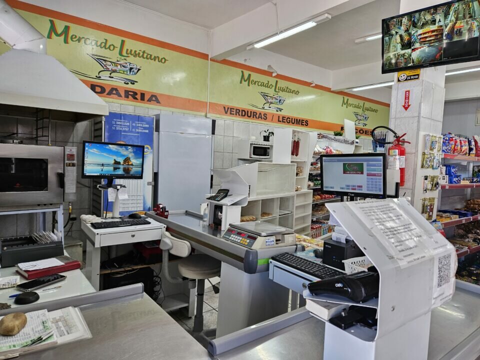 Mercado à venda na melhor região de Florianópolis