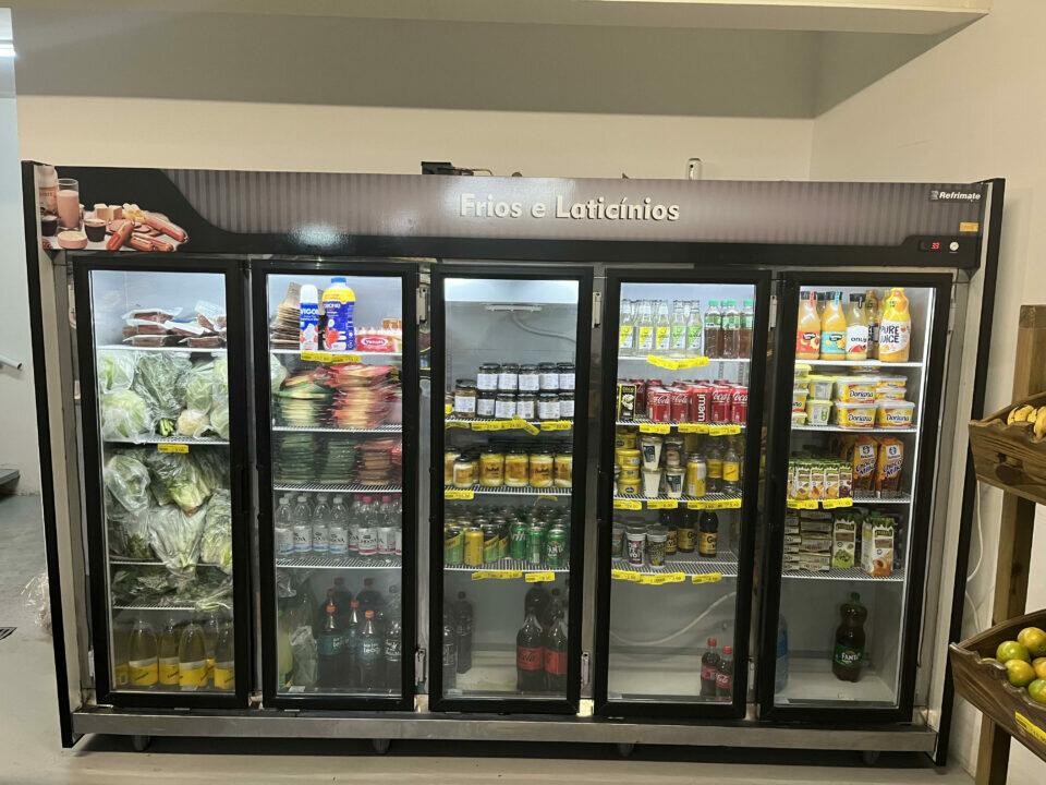 Mine mercado com Cafeteria