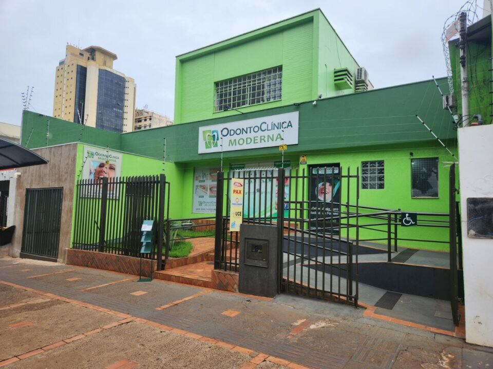 Vendo clínica odontológica todos os ativos fundo de comércio em operação
