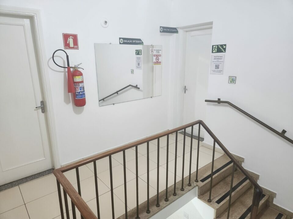 Vendo clínica odontológica todos os ativos fundo de comércio em operação