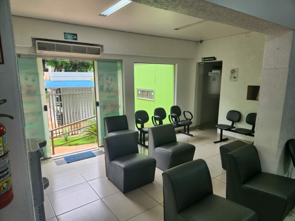 Vendo clínica odontológica todos os ativos fundo de comércio em operação