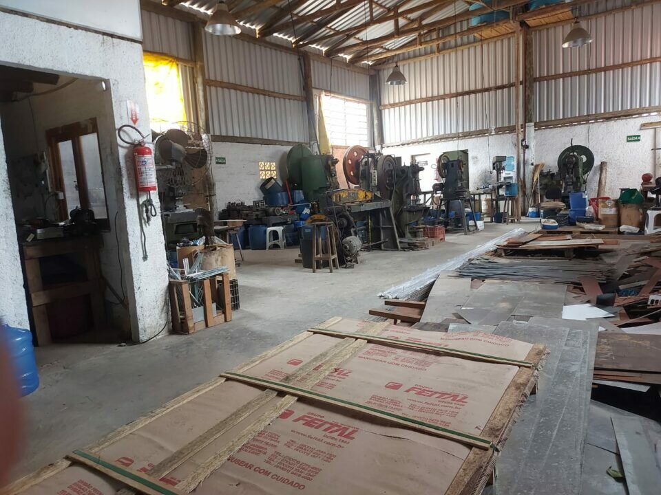 Vendo Fábrica de Ferragens – à 13 anos no mercado – Dou Garantia