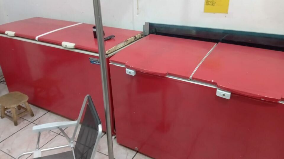 Vende se casa de carnes