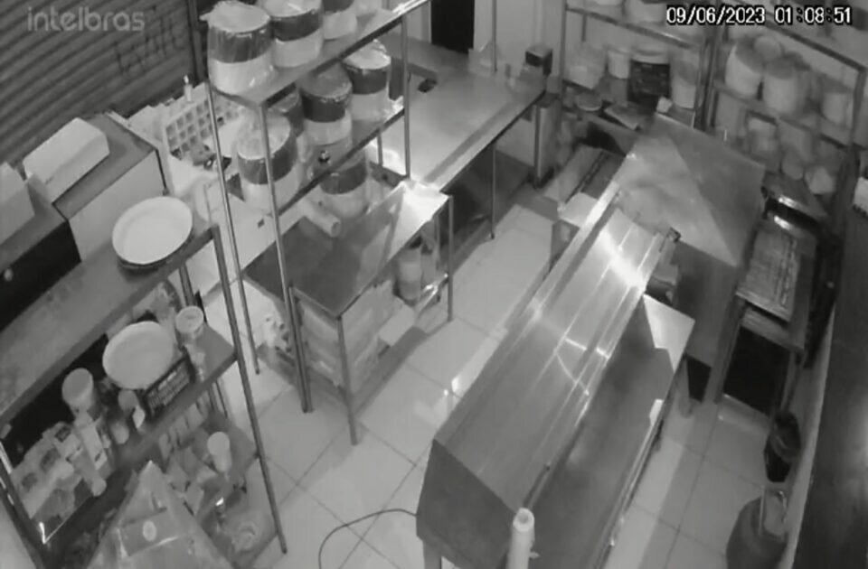 Venda pizzaria urgente R 135 MIL