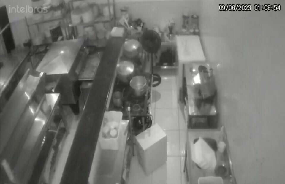 Venda pizzaria urgente R 135 MIL