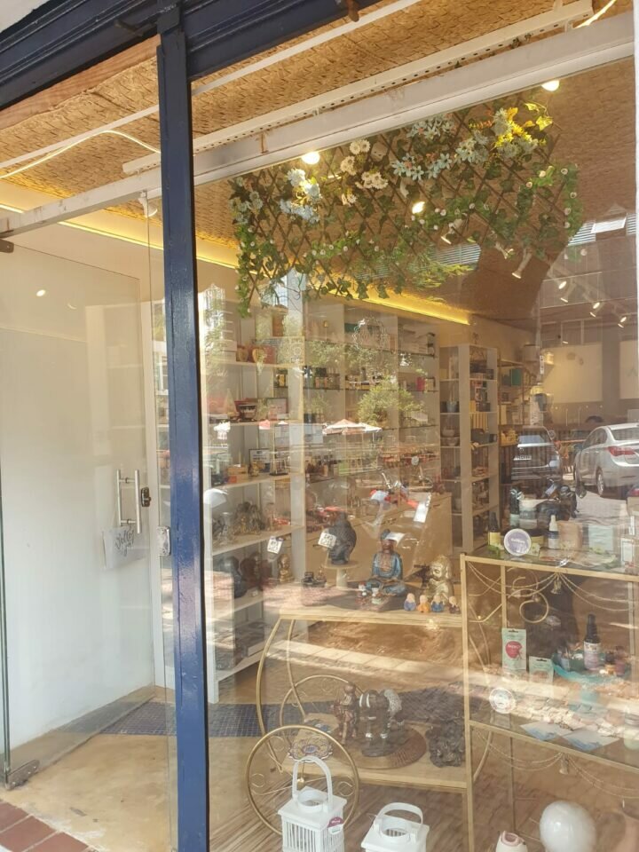 Passo excelente ponto comercial em ponto nobre da Savassi