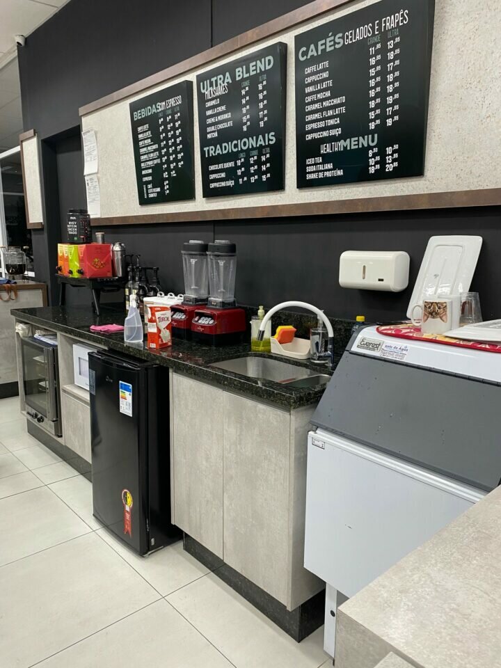 Cafeteria estilo quiosque, adaptável a qualquer espaço