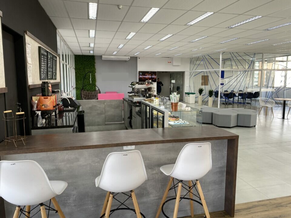 Cafeteria estilo quiosque, adaptável a qualquer espaço