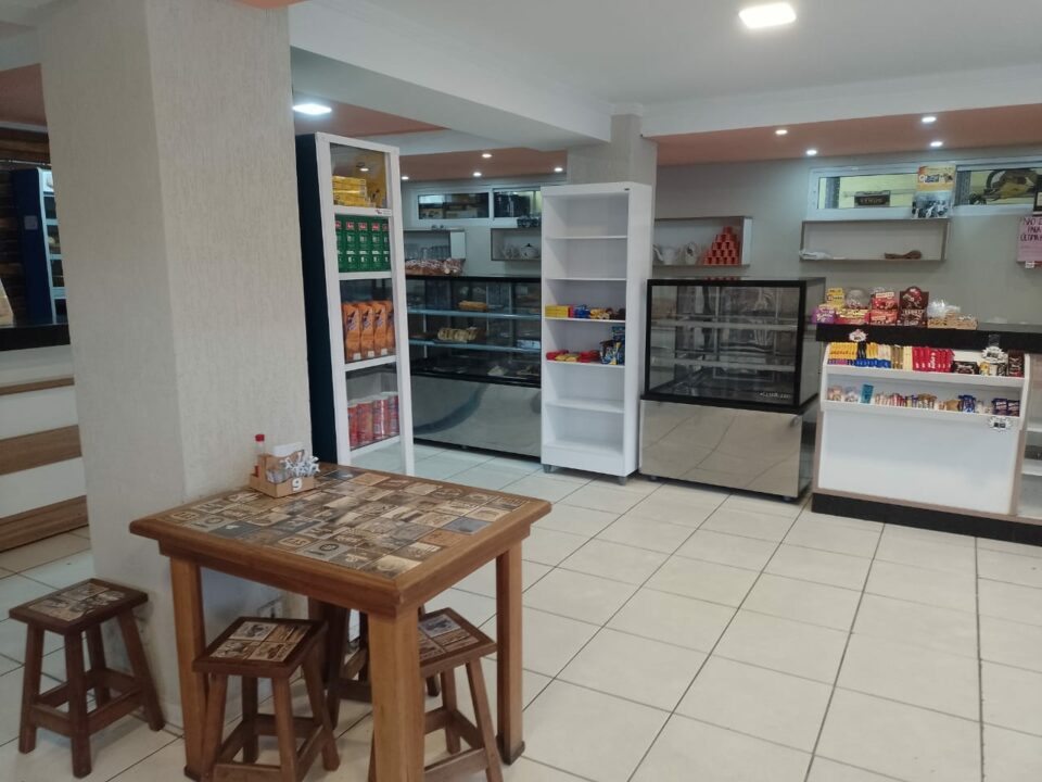 Padaria, confeitaria e café