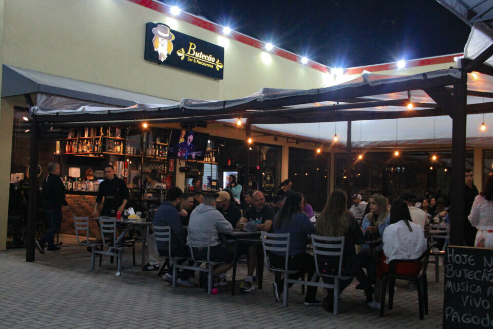 BAR  RESTAURANTE ENTREGANDO LUCRO LIQUIDO MENSAL DE R 12000,00