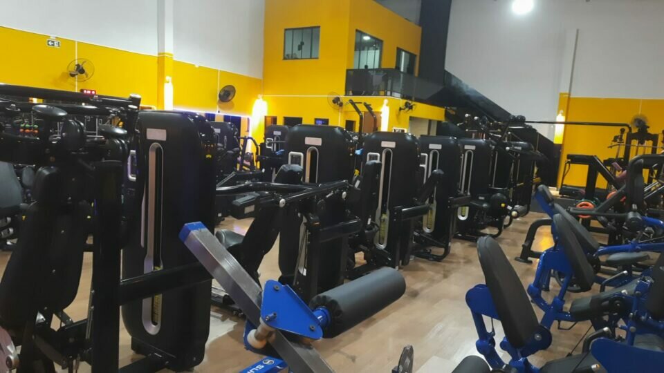 Vende-se academia completa