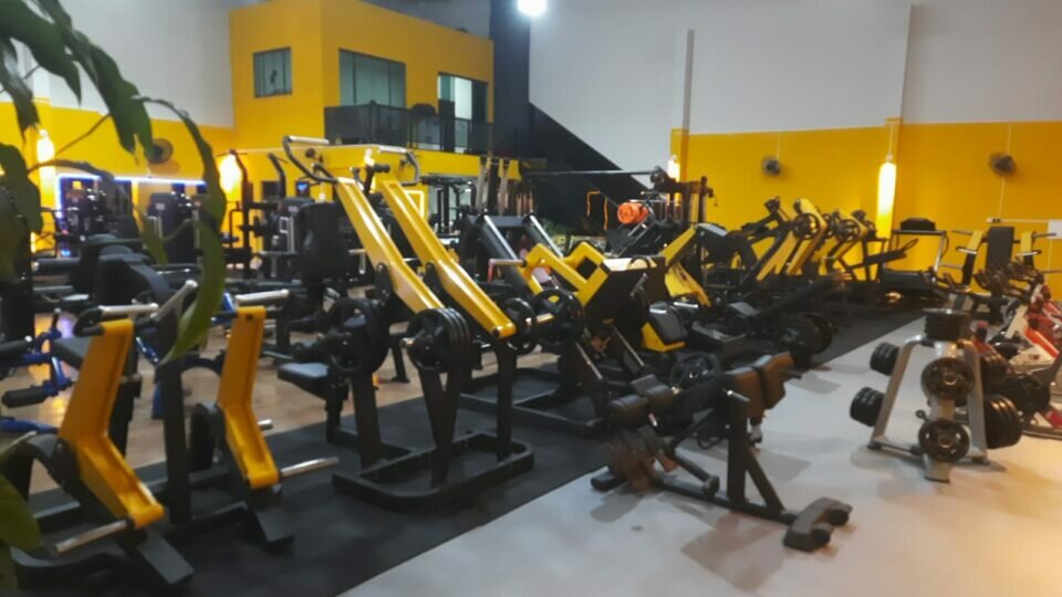 Vende-se academia completa